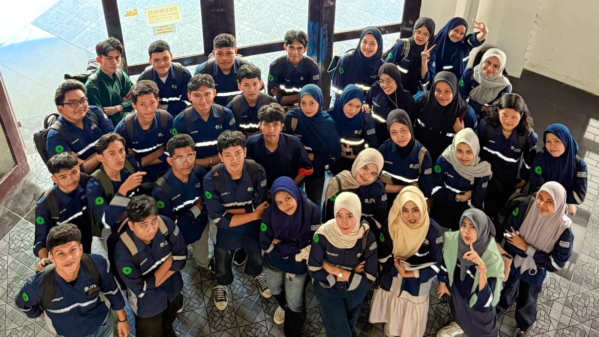 Foto bersama kelas PTIK C Angkatan 2024